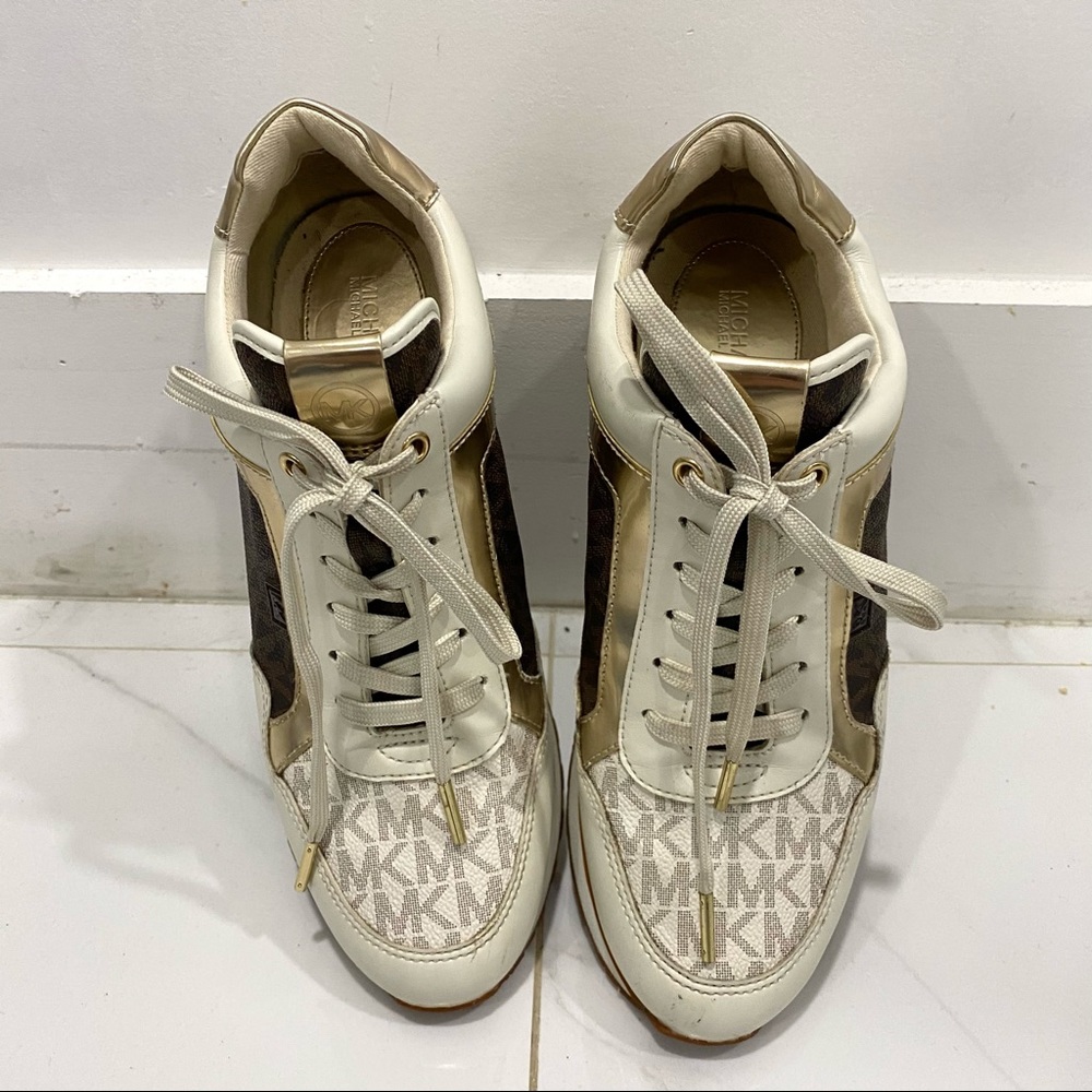 michael kors sneakers - Picture 2 of 10
